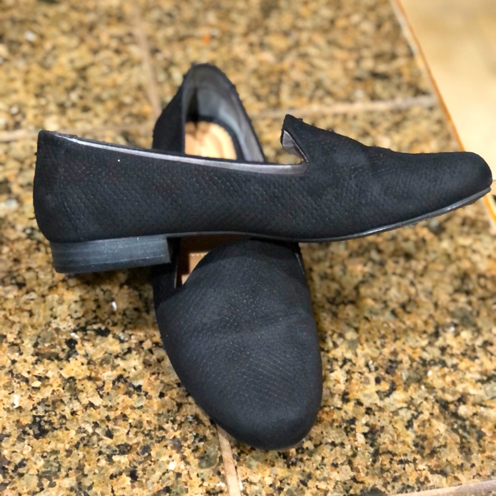 Black flats, like new!